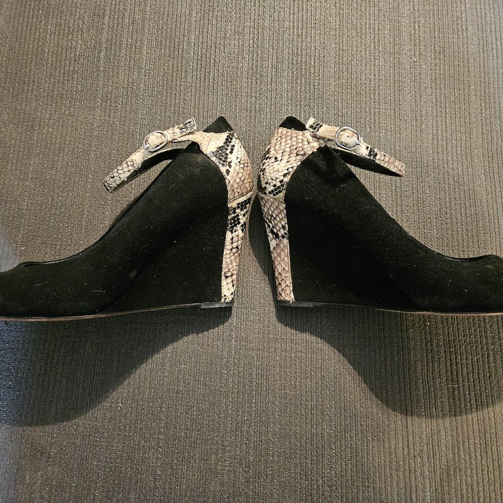 WHBM black suede wedge with snake skin heel and ankle strap 8M - Picture 2 of 5